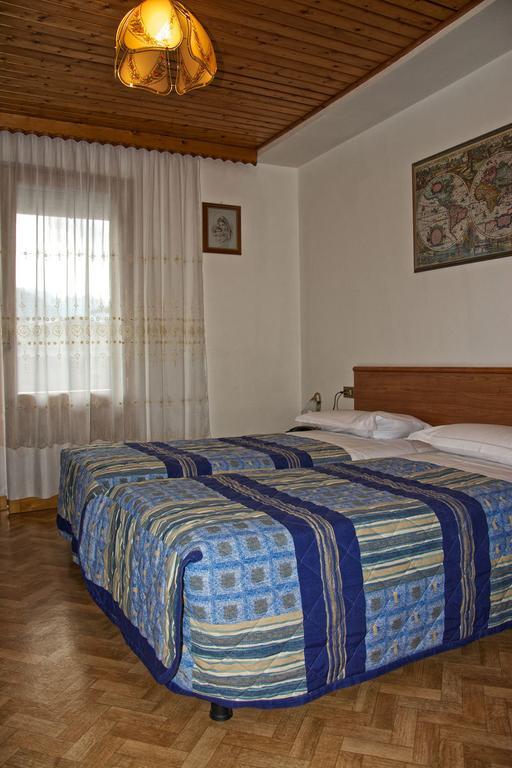 Albergo Ristorante Iris Auronzo di Cadore Rum bild
