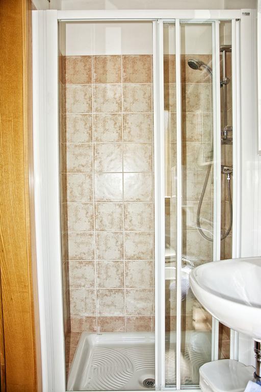 Albergo Ristorante Iris Auronzo di Cadore Exteriör bild