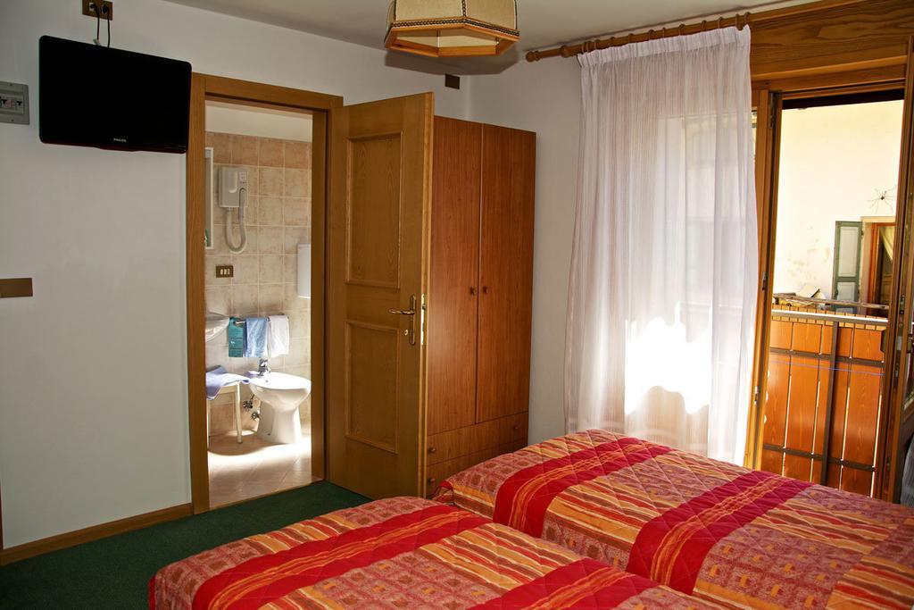 Albergo Ristorante Iris Auronzo di Cadore Exteriör bild