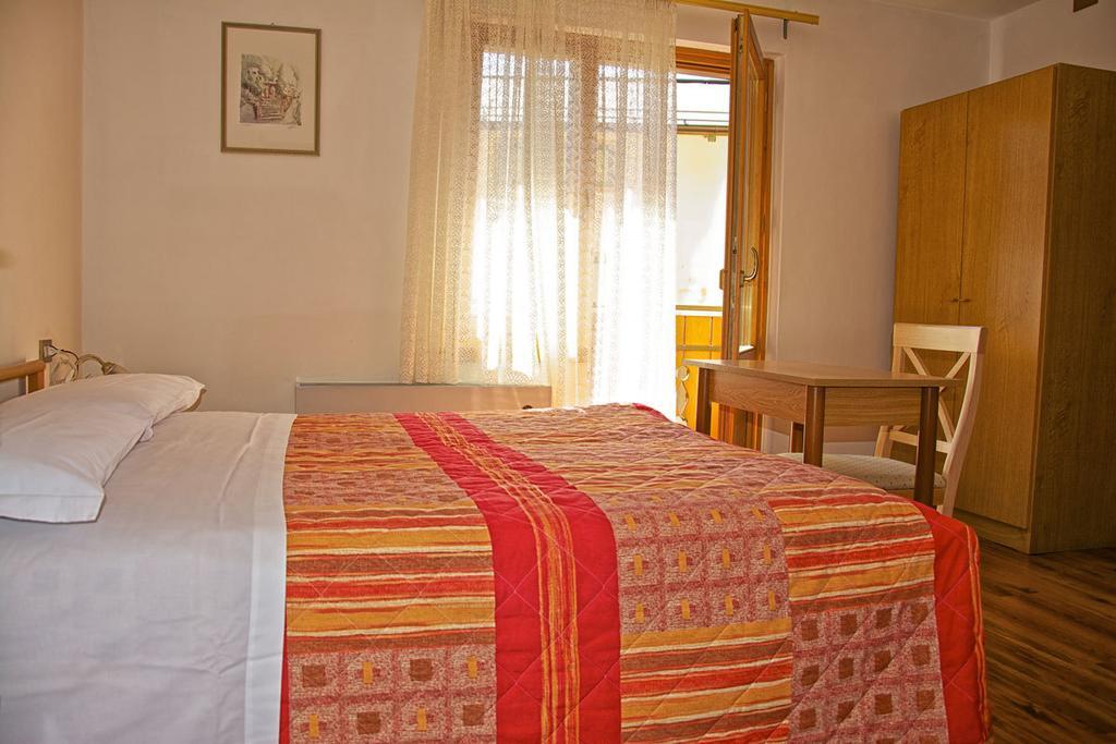 Albergo Ristorante Iris Auronzo di Cadore Exteriör bild