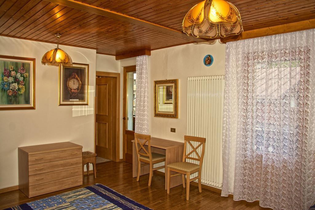 Albergo Ristorante Iris Auronzo di Cadore Rum bild